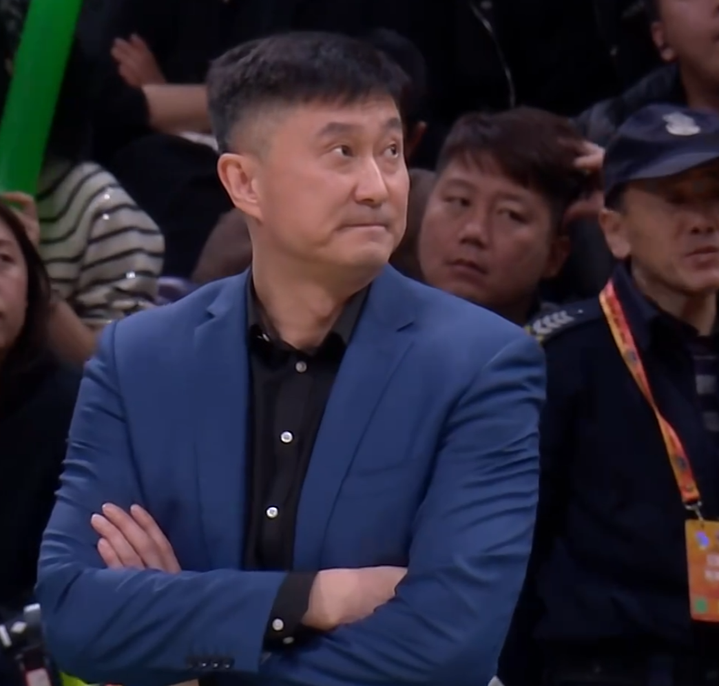 乐鱼体育官方网站-广东今日早报!陈老板深夜约谈杜锋,萨林杰或被裁,小崔提前复出