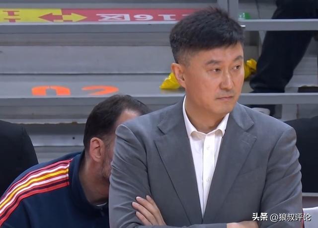 乐鱼体育-广东怎么冲冠?2战上海北京狂输71分 全队合计三分60投14中
